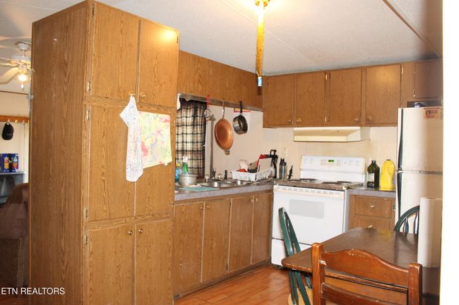 2122 Pickett Park Hwy, House other with 3 bedrooms, 2 bathrooms and null parking in Jamestown TN | Image 13