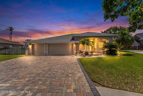 122 Windward Way, Indian Harbour Beach, FL, 32937-5310 | Card Image