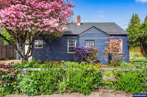135 Se Alexander Ave, Corvallis, OR, 97333-1938 | Card Image
