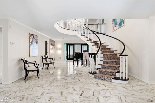 89 Lake Shore Rd, Grosse Pointe Farms, MI, 48236-3763 | Card Image