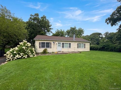 72 Locust Ave, Oakdale, NY, 11769-1614 | Card Image