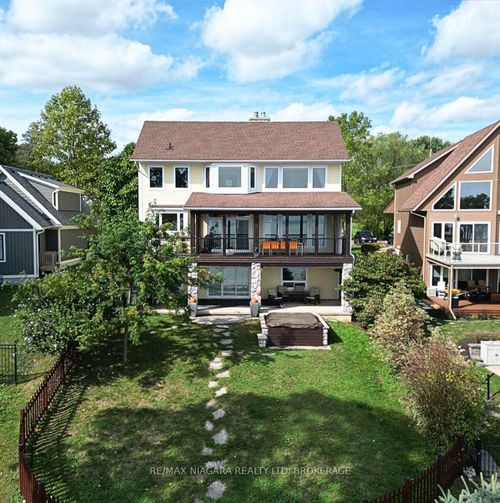 3585 Yacht Harbour Rd, Ridgeway, ON, L0S1N0 | Card Image