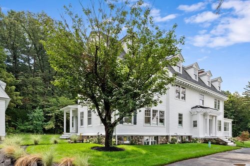 2 Effie Pl, Lexington, MA, 02421-7010 | Card Image