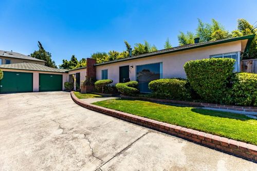 987 Simon St, Hayward, CA, 94541-4018 | Card Image