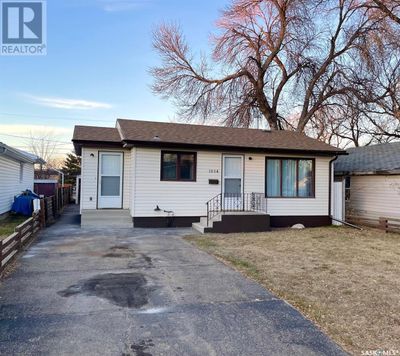 1054 Vaughan St, House other with 2 bedrooms, 1 bathrooms and null parking in Moose Jaw SK | Image 3