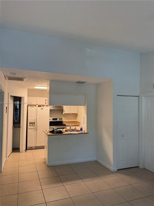 apt-g-18348 Nw 68th Ave, Hialeah, FL, 33015-3436 | Card Image