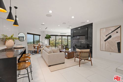 7141 Woodrow Wilson Dr, LOS ANGELES, CA, 90068-1843 | Card Image