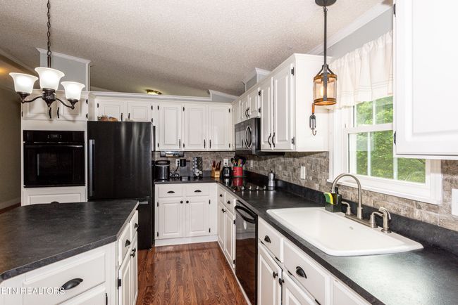 7649 Ray Ln, House other with 3 bedrooms, 2 bathrooms and null parking in Maryville TN | Image 11