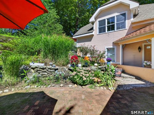 427 Noank Rd, Mystic, CT, 06355-2319 | Card Image