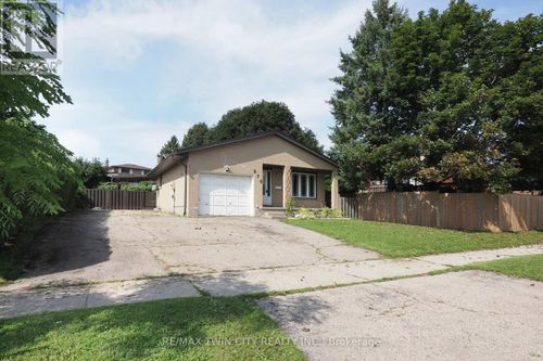 870 Strasburg Road, Kitchener, ON, N2E2K4 | Card Image