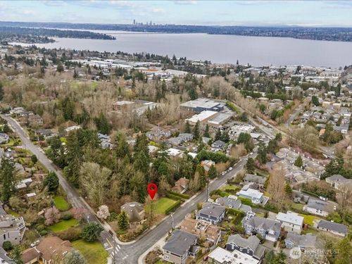 1209 Kirkland Ave, Kirkland, WA, 98033-6323 | Card Image