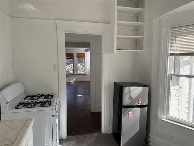 APT-2 - 473 N Euclid Ave, Home with 0 bedrooms, 1 bathrooms and 2 parking in Pasadena CA | Image 9