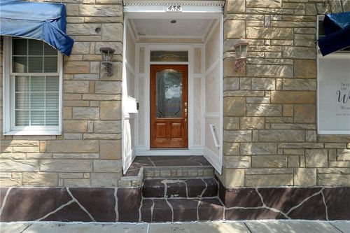 438 Walnut St, Sewickley, PA, 15143-1542 | Card Image