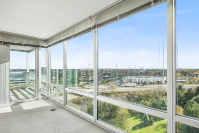 1217 - 9725 Woods Drive, Condo with 2 bedrooms, 2 bathrooms and 1 parking in Skokie IL | Image 3