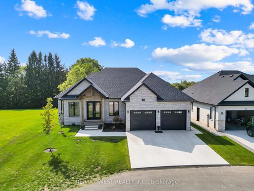 15 Cornwell Cres, Norwich, ON, N0J1P0 | Card Image