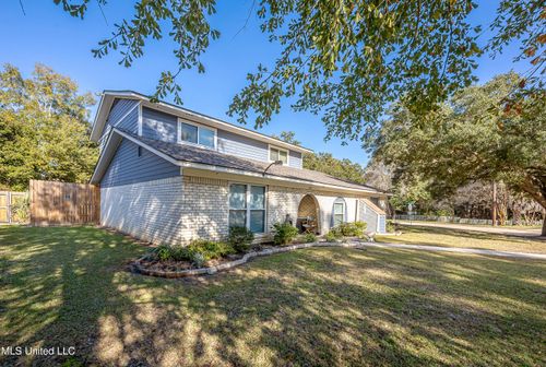 1600 Pat Dr, Gautier, MS, 39553-7524 | Card Image