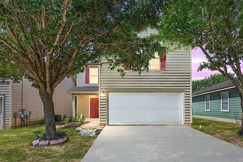 7417 Elk Pass Dr, Austin, TX, 78744-1761 | Card Image