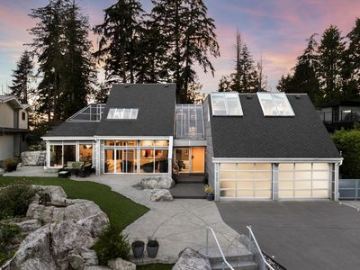 3722 Southridge Pl, House other with 5 bedrooms, 4 bathrooms and 6 parking in West Vancouver BC | Image 1