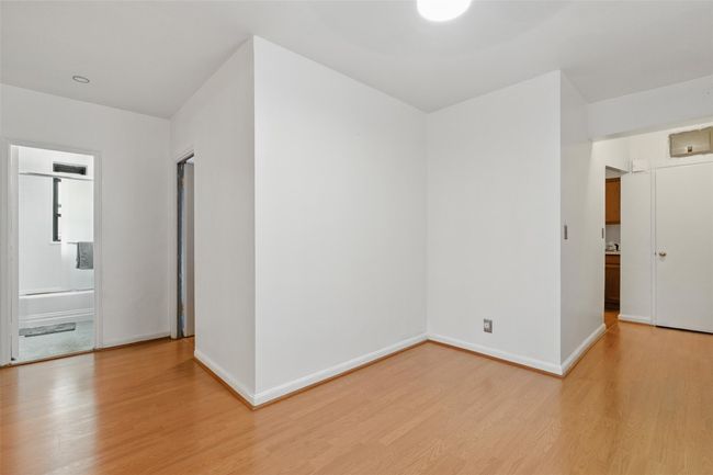 Office nook off of entryway. | Image 4