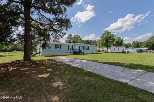 122 Woodbrook Dr, Midway Park, NC, 28544-1265 | Card Image