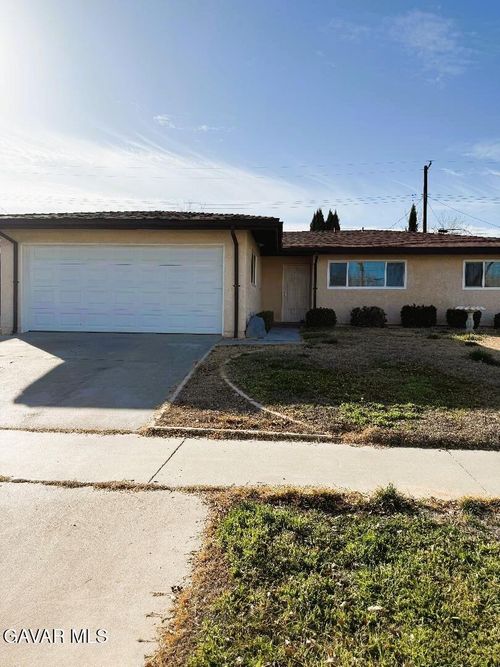 45303 Lorimer Avenue, Lancaster, CA, 93534 | Card Image