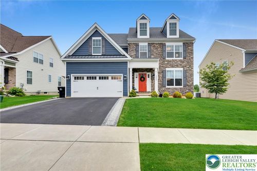 3680 Swabia Ct, MACUNGIE, PA, 18062-8612 | Card Image