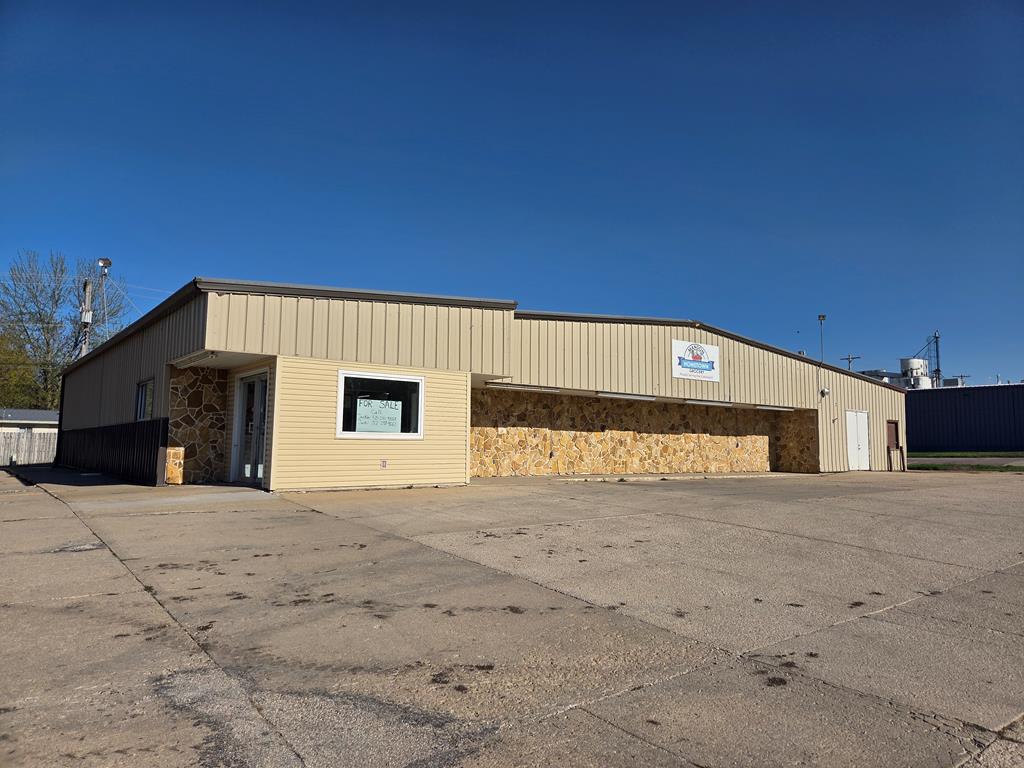 1101 Main St, Manson, IA 50563