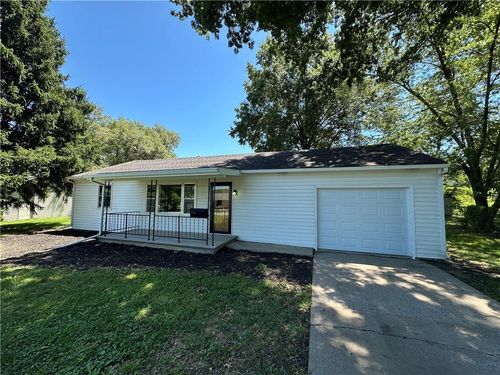 533 Utah St, Leavenworth, KS, 66048-4965 | Card Image