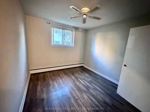 3-3-333 Gibb St, Oshawa, ON, L1J1Z1 | Card Image