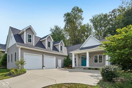 5600 Treeline Dr, Columbus, IN, 47201-3903 | Card Image
