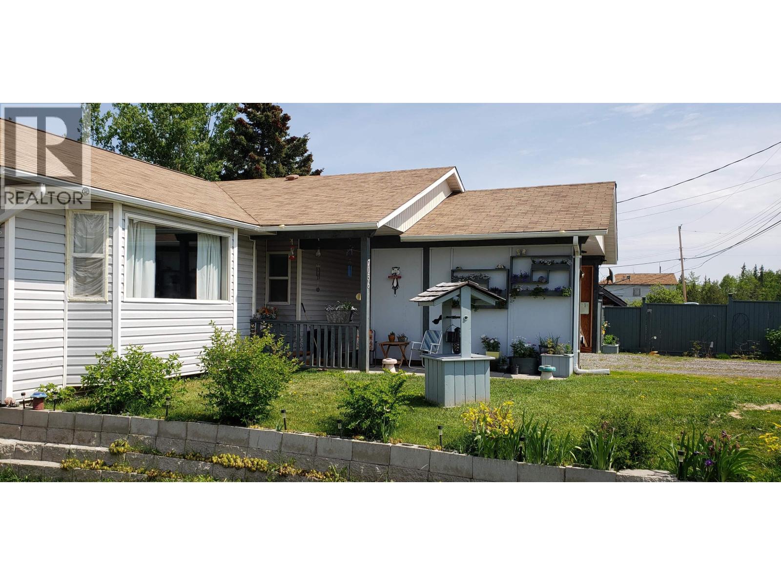 Residential in 100 Mile House
