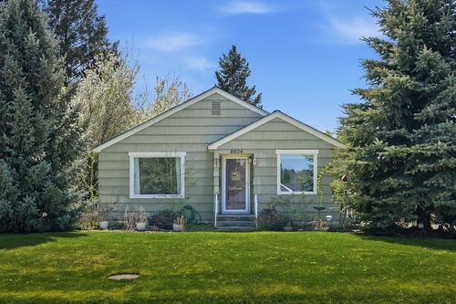 8604 E South Riverway Ave, Millwood, WA, 99212-1983 | Card Image