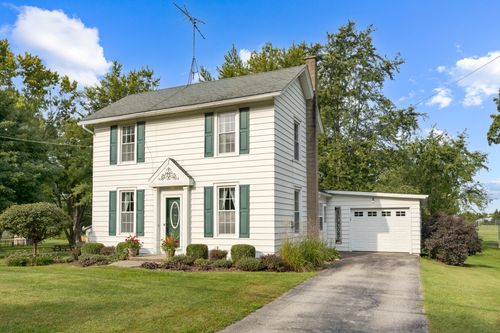 704 S State St, Hampshire, IL, 60140-9610 | Card Image