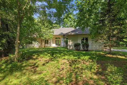 7544 Lake Hollow Ct, Dexter, MI, 48130-9802 | Card Image