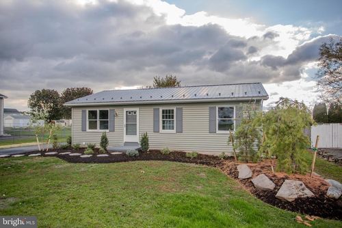 84 Sunset Ave, CHAMBERSBURG, PA, 17202-1066 | Card Image