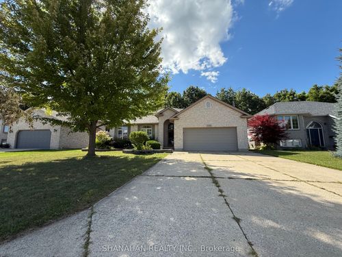 539 Country View Dr, Petrolia, ON, N0N1R0 | Card Image