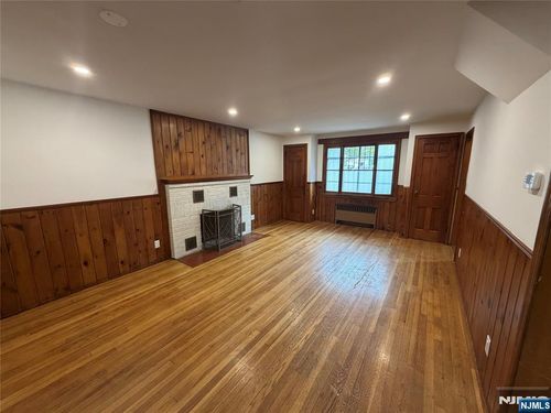 323 Bridge Plaza, Fort Lee, NJ, 07024 | Card Image