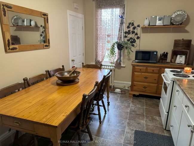 61 Russell St E, House other with 5 bedrooms, 2 bathrooms and 6 parking in Smiths Falls ON | Image 30