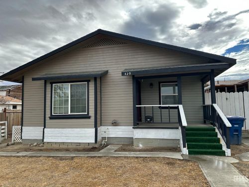 429 D St, Taft, CA, 93268 | Card Image