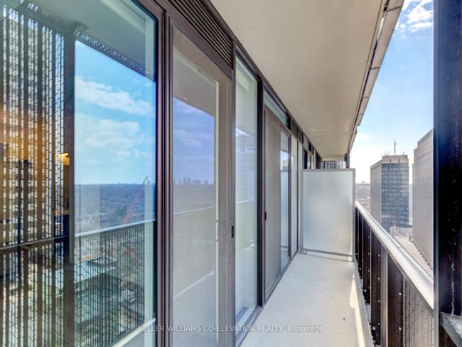 1003 - 8 Eglinton Ave E, Condo with 1 bedrooms, 1 bathrooms and null parking in Toronto ON | Image 27