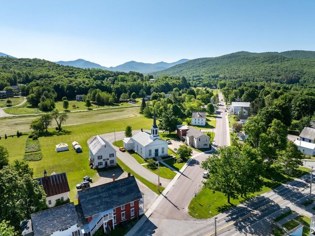 9 Mins Ln, House other with 3 bedrooms, 4 bathrooms and null parking in Underhill VT | Image 4
