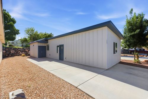 105 Black Rock Rd, Hurricane, UT, 84737-1425 | Card Image