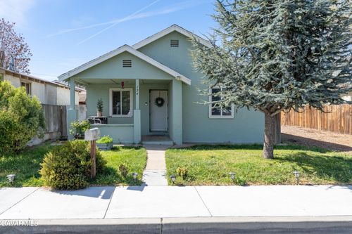 124 E I St, Tehachapi, CA, 93561-1340 | Card Image