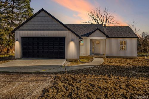 2417 Eugene St, Burton, MI, 48519-1355 | Card Image