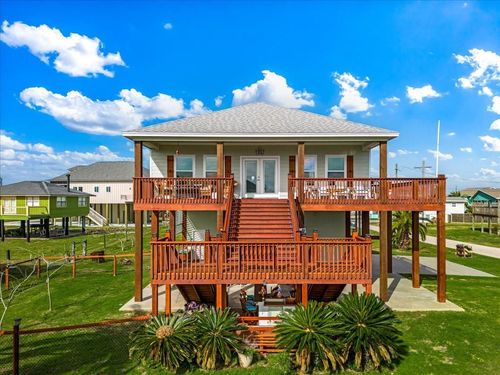 919 Eastview, Crystal Beach, TX, 77650 | Card Image