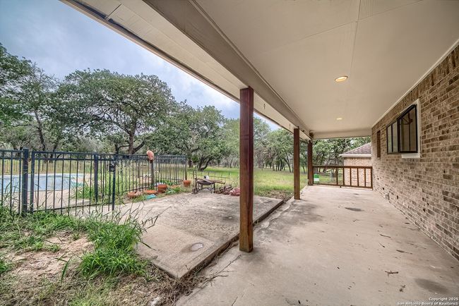 727 Falling Leaves Dr, House other with 3 bedrooms, 3 bathrooms and null parking in Adkins TX | Image 14