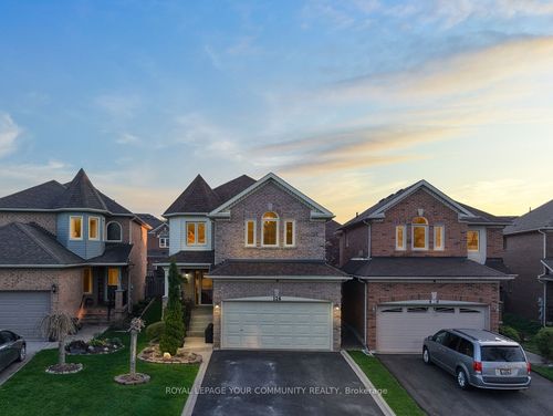 124 Rushbrook Dr, Newmarket, ON, L3X2E4 | Card Image