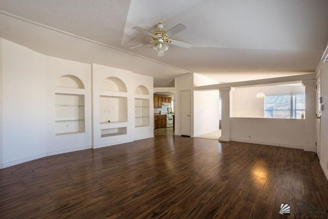 13517 E 53 Rd Ln, House other with 3 bedrooms, 2 bathrooms and 1 parking in Yuma AZ | Image 5