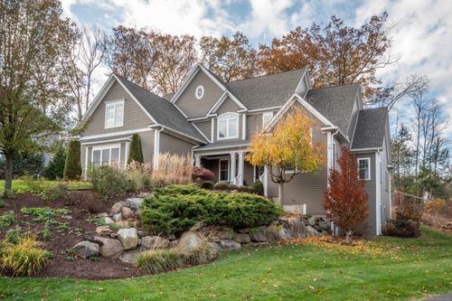 7 Newcastle Pl, Unionville, CT, 06085-1193 | Card Image