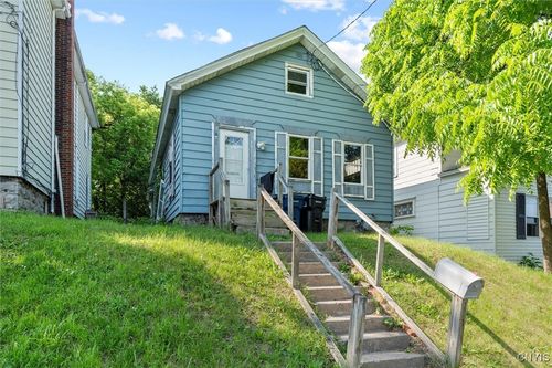 207 Boyden St, Syracuse, NY, 13203-3015 | Card Image